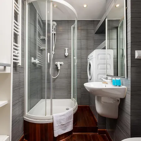 Metro Kondratowicza Homely By Bookinghost Varşova