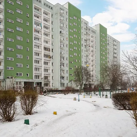 아파트 Metro Kondratowicza Homely By Bookinghost