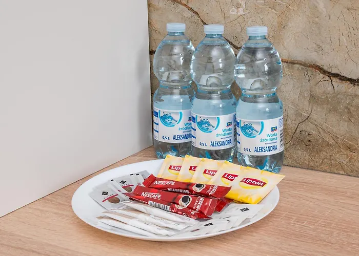 Metro Kondratowicza Homely By Bookinghost *