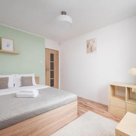 Metro Kondratowicza Homely By Bookinghost Warszawa